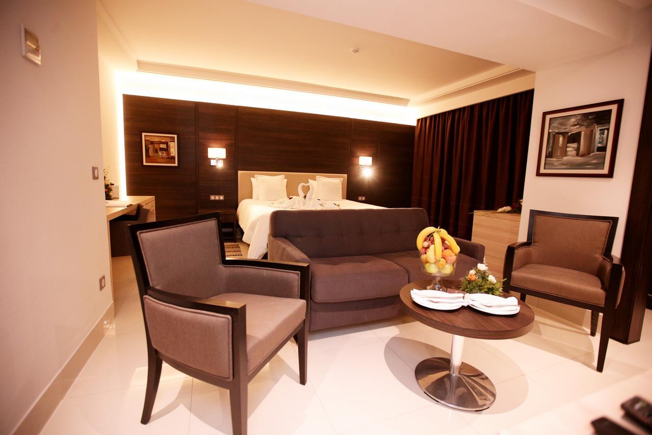 King-Size Deluxe Room